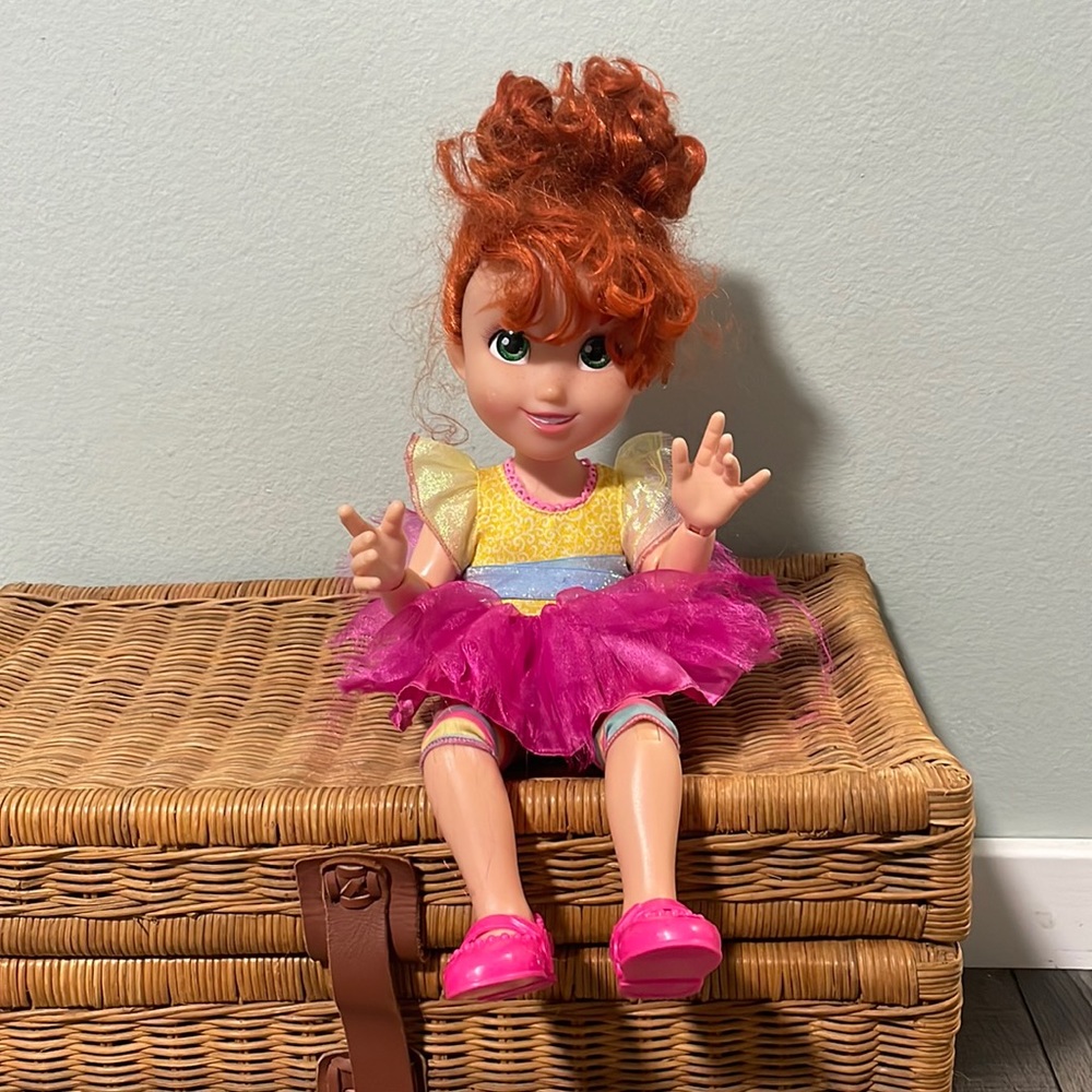 Fancy Nancy doll adjustable limbs